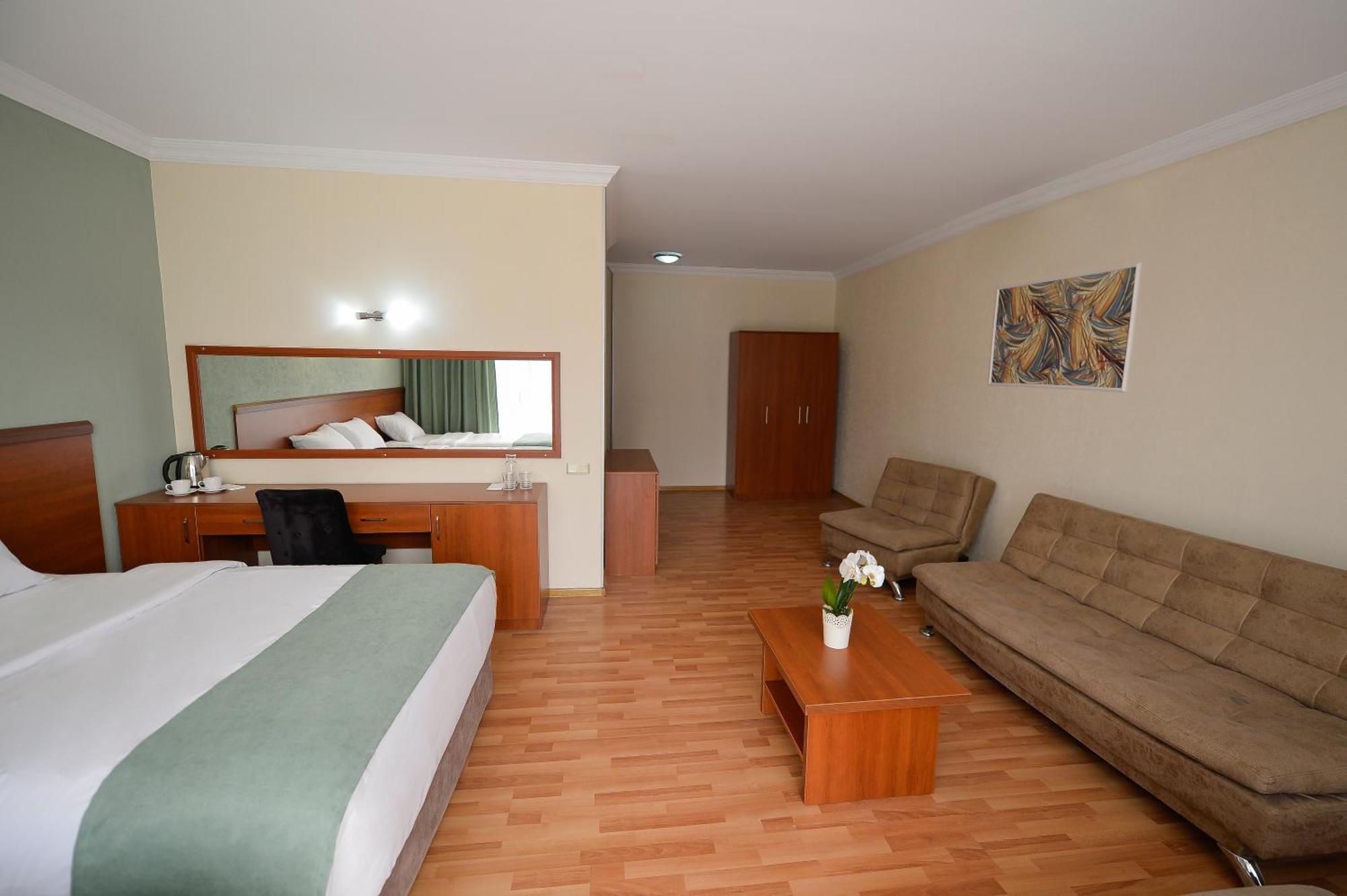 Aura Boutique Hotel Batumi Eksteriør billede