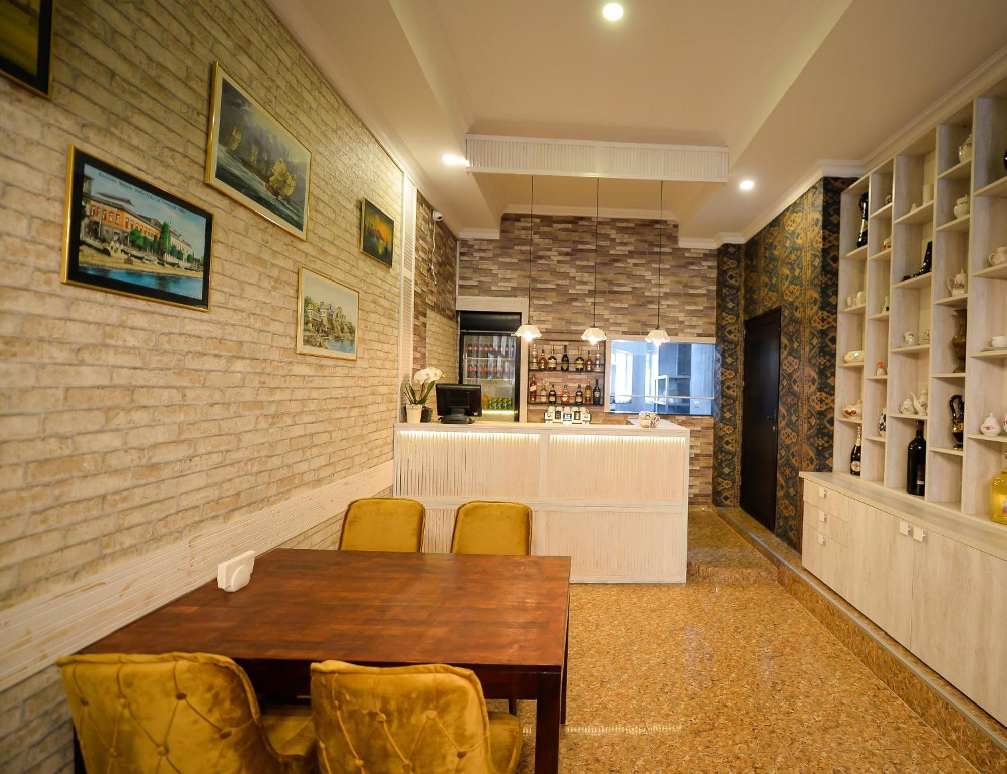 Aura Boutique Hotel Batumi Eksteriør billede