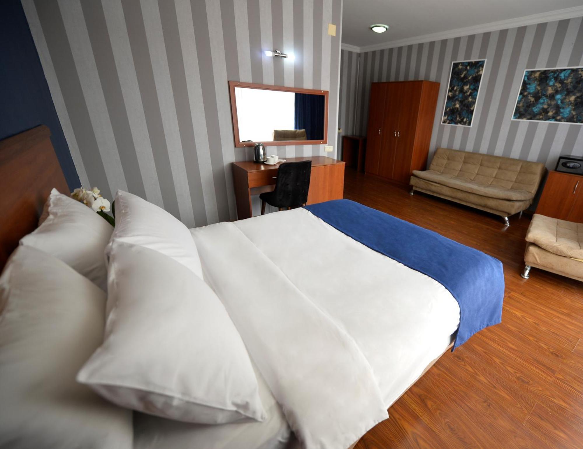 Aura Boutique Hotel Batumi Værelse billede
